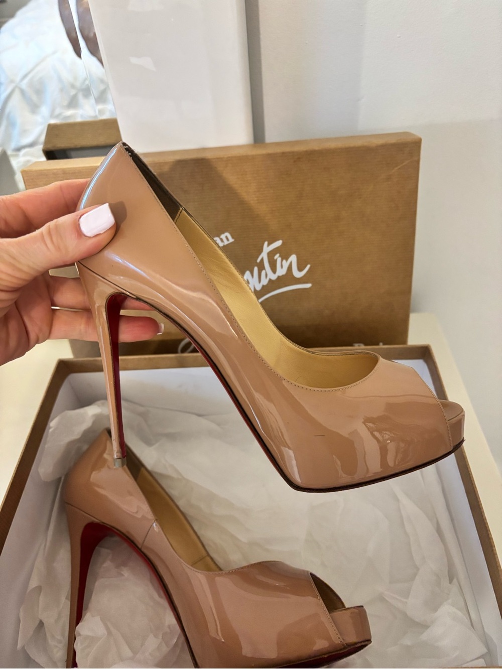 Christian Louboutin Nude Patent Peep-Toe Pumps with Red Soles - Picture 2 of 6